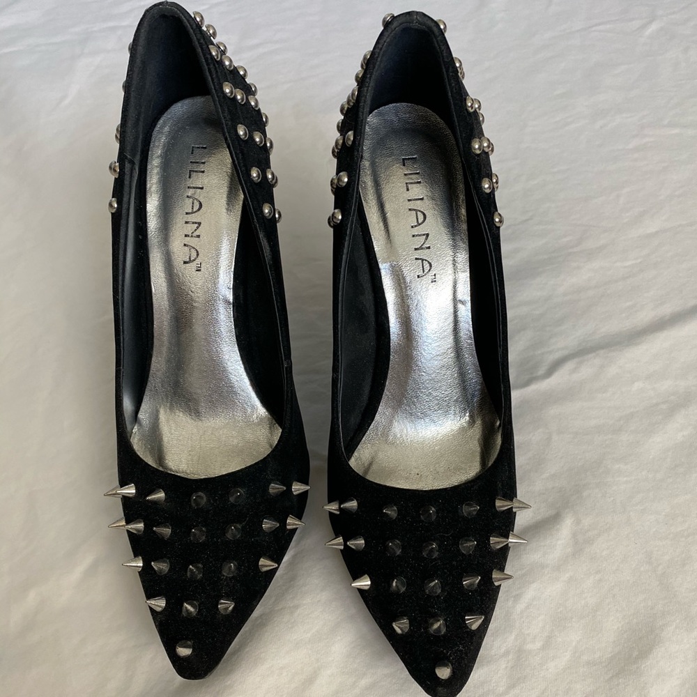 Spike Plush Black Pumps